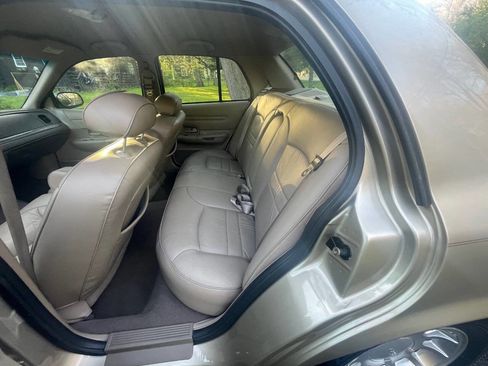 Used 2000 Ford Crown Victoria LX RWD image 8