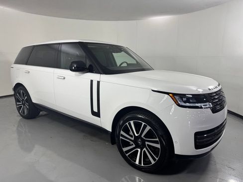 Used 2025 Land Rover Range Rover Long Wheelbase SE AWD/4WD image 3