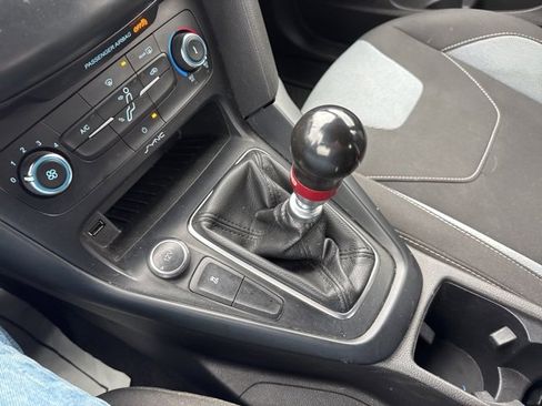 Used 2017 Ford Focus ST image 20