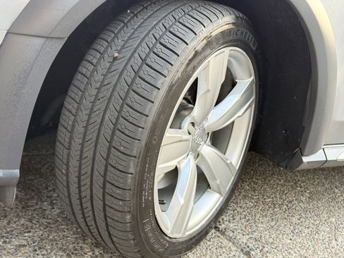 Used 2016 Audi A4 Premium Plus w/ Technology Package image 29