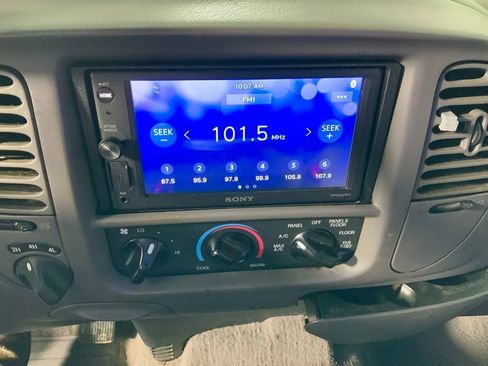 Used 2001 Ford F150 XLT image 17