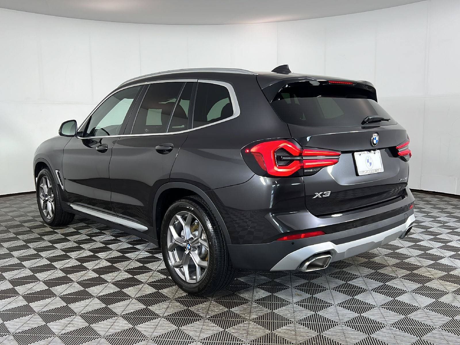 Used 2023 BMW X3 xDrive30i w/ Premium Package w/ZPA AWD/4WD image 9