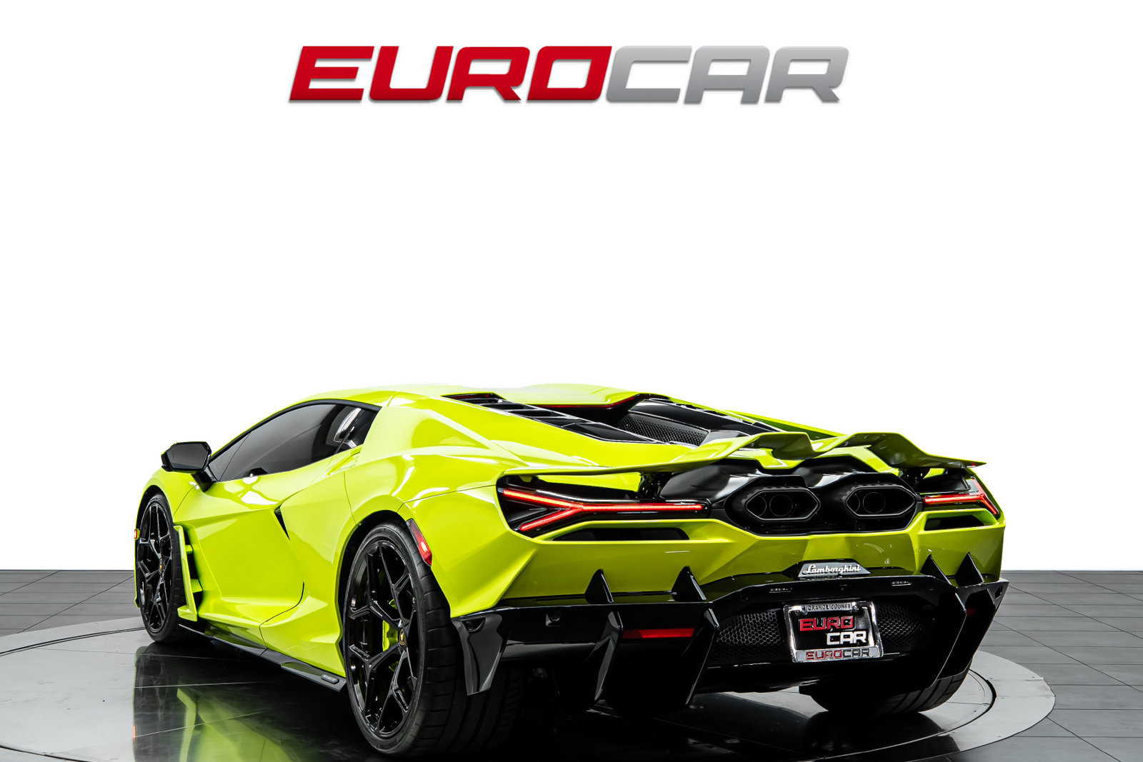 Used 2025 Lamborghini Revuelto AWD/4WD image 3