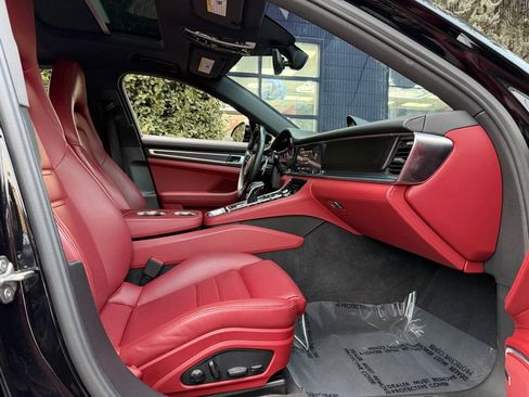 Used 2023 Porsche Panamera Platinum Edition image 34