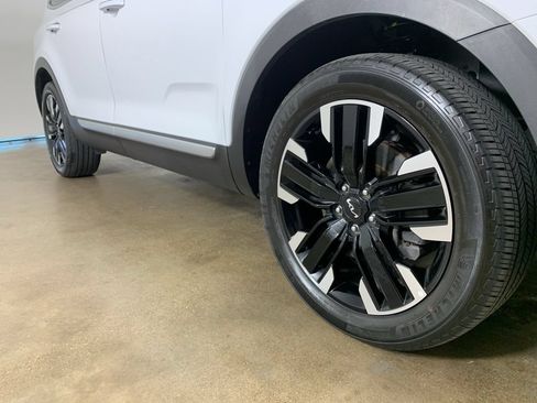 Used 2023 Kia Telluride SX AWD/4WD image 6