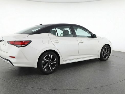 Used 2025 Nissan Sentra SV image 9