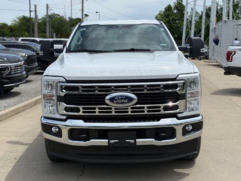 Used 2025 Ford F250 XLT AWD/4WD image 3