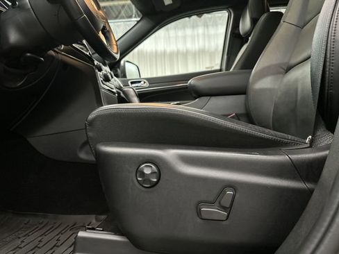 Used 2021 Jeep Grand Cherokee Limited AWD/4WD image 17