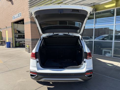 Used 2022 Volkswagen Taos SEL w/ Panoramic Sunroof Package image 36