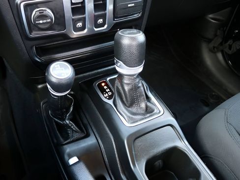 Used 2023 Jeep Wrangler Sport AWD/4WD image 22
