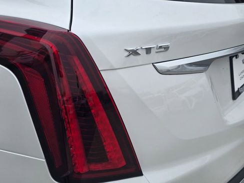 New 2026 Cadillac XT5 Luxury image 11