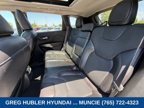Used 2019 Jeep Cherokee Limited w/ Trailer Tow Group AWD/4WD image 22