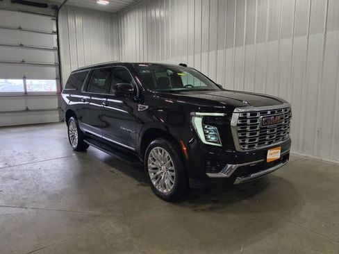 Used 2025 GMC Yukon XL Denali AWD/4WD image 2