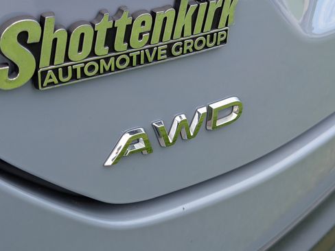 Used 2024 Honda Pilot Elite image 11
