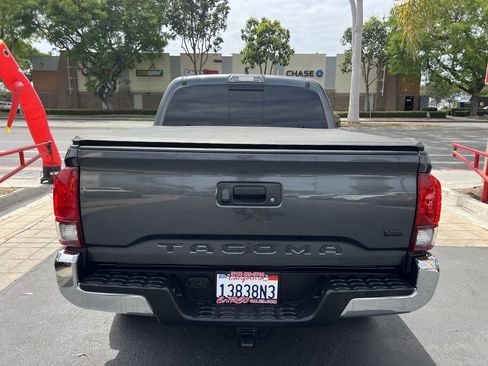 Used 2022 Toyota Tacoma SR5 RWD image 10
