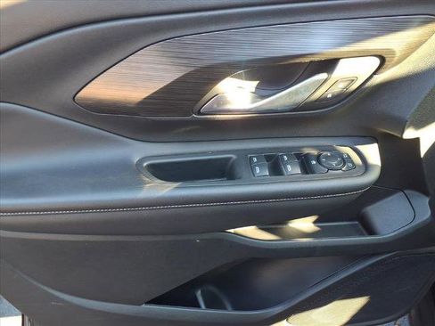 Certified 2022 GMC Terrain SLE w/ Driver Convenience Package image 15