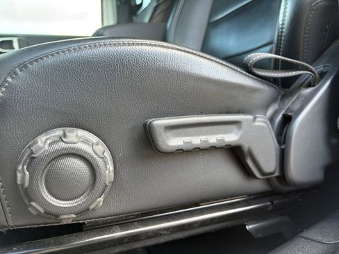 Used 2022 Jeep Wrangler Unlimited Sahara image 15