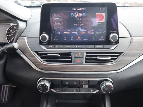 Certified 2025 Nissan Altima 2.5 SV FWD image 18