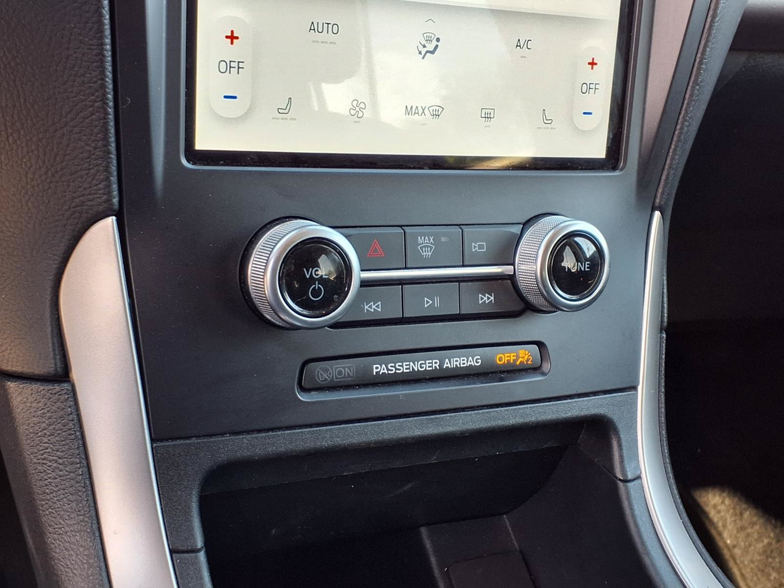 Used 2024 Ford Edge SEL AWD/4WD image 11