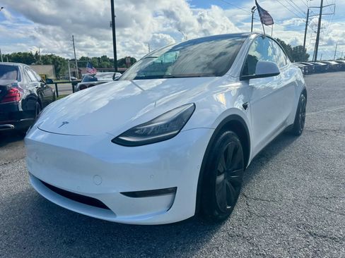 Used 2021 Tesla Model Y Long Range AWD/4WD image 8