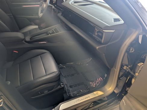 Used 2025 Porsche Macan Electric image 21