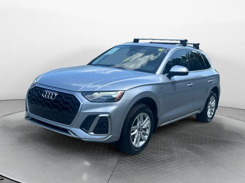 Used 2023 Audi Q5 2.0T Premium w/ Convenience Package AWD/4WD image 3