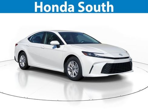 Used 2025 Toyota Camry LE FWD image 1