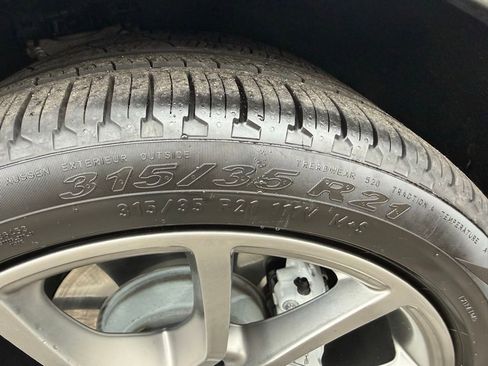 Used 2022 Porsche Cayenne Turbo AWD/4WD image 35