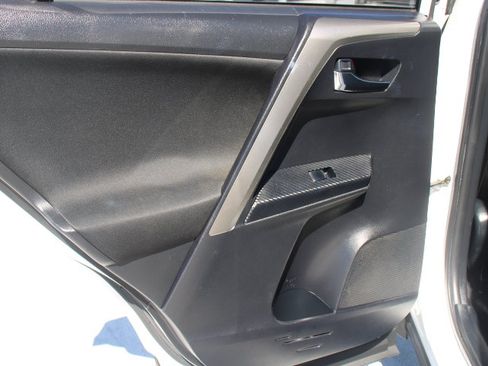 Used 2014 Toyota RAV4 XLE FWD image 12