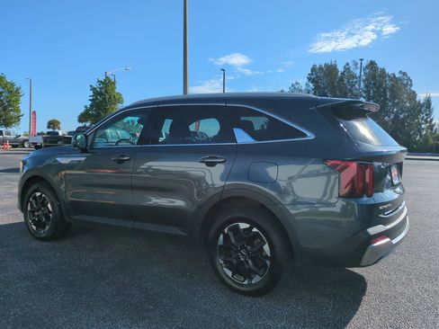 Used 2024 Kia Sorento S AWD/4WD image 6