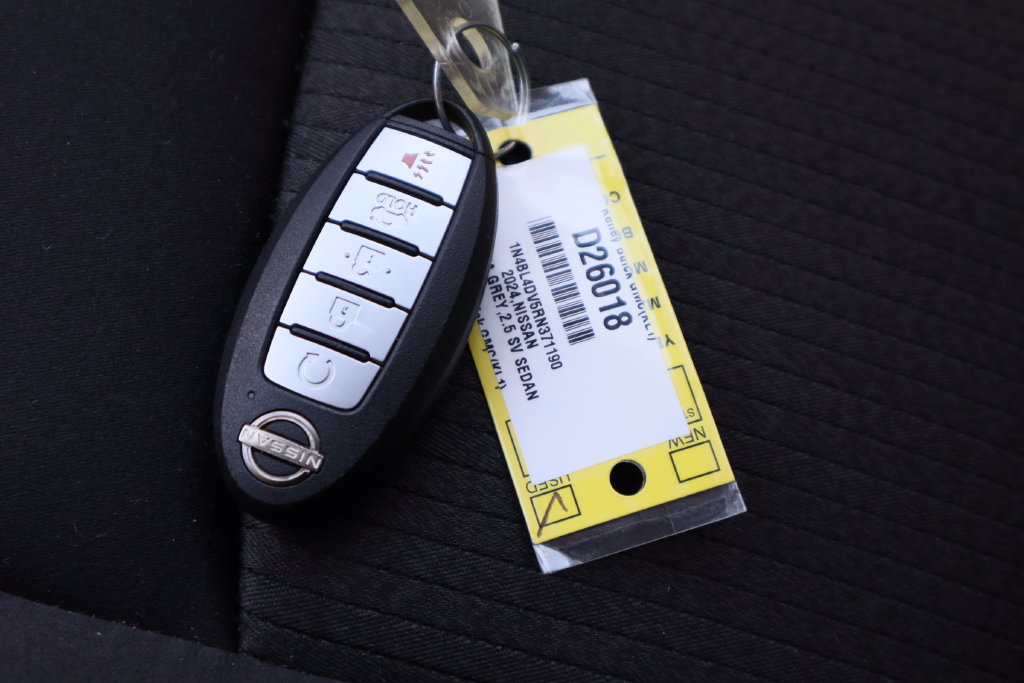 Used 2024 Nissan Altima 2.5 SV FWD image 30