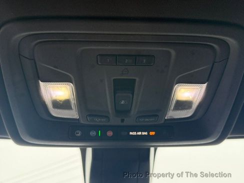 Used 2022 Chevrolet Silverado 2500 LTZ w/ LTZ Convenience Package AWD/4WD image 38