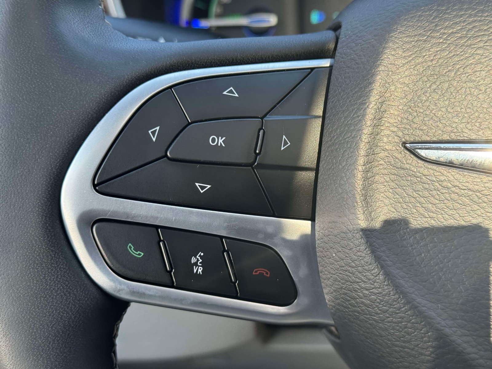 Used 2023 Chrysler Pacifica Limited FWD image 20