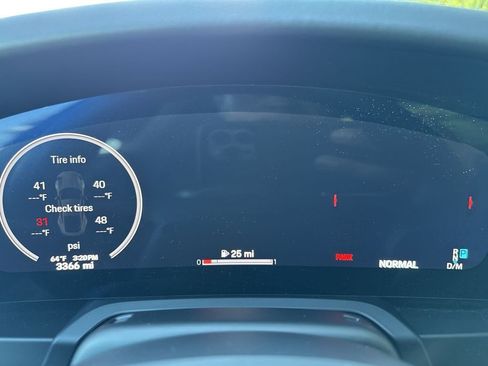 Used 2025 Porsche 911 Carrera image 19