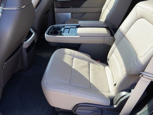 Used 2023 Lincoln Navigator Reserve image 31