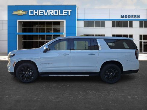 New 2026 Chevrolet Suburban Premier w/ Sun And Tow Package AWD/4WD image 2