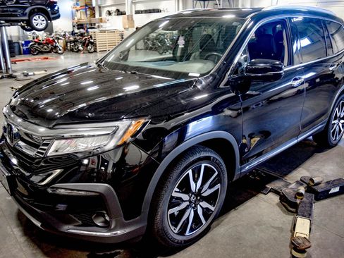 Used 2019 Honda Pilot Touring image 1
