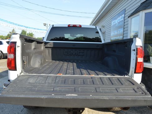 Used 2019 GMC Sierra 2500 SLE image 9