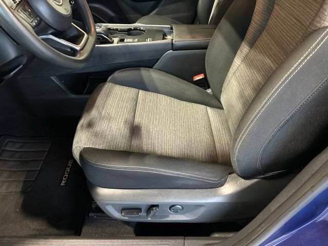 Used 2021 Nissan Rogue SV FWD image 40