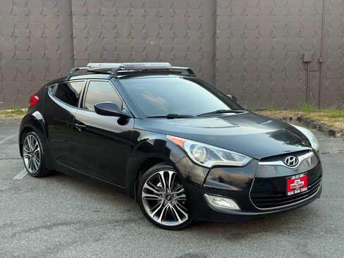 Used 2012 Hyundai Veloster w/ Style Pkg FWD image 2