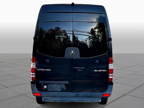 Used 2016 Mercedes-Benz Sprinter 2500 image 4