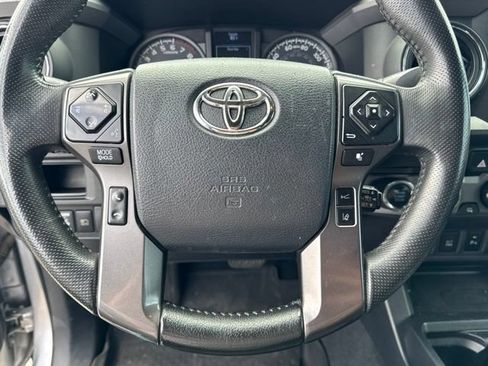 Used 2019 Toyota Tacoma TRD Off-Road w/ Technology Package AWD/4WD image 28
