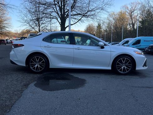 Used 2021 Toyota Camry XLE w/ Navigation Package image 8