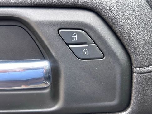 Used 2019 Chevrolet Silverado 1500 LT w/ Texas Edition image 23