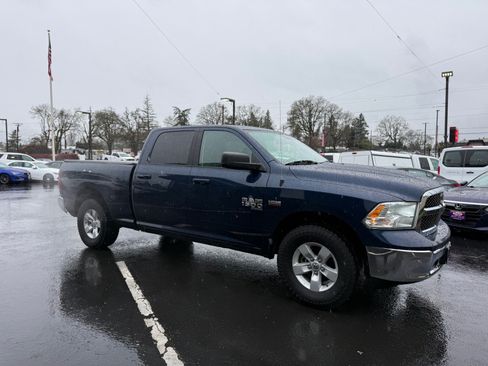Used 2020 RAM 1500 Classic SLT AWD/4WD image 9