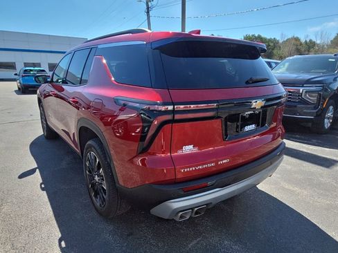New 2026 Chevrolet Traverse LT w/ Sun and Wheel Package image 8