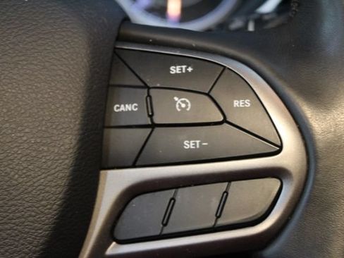Used 2019 Jeep Cherokee Limited AWD/4WD image 22
