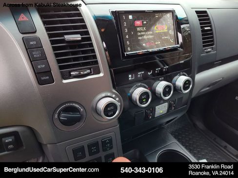 Used 2016 Toyota Sequoia Platinum image 22