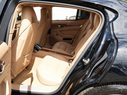 Used 2013 Porsche Panamera image 19