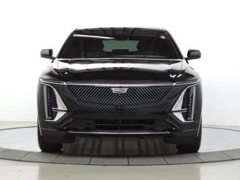 Certified 2024 Cadillac Lyriq Luxury AWD/4WD image 11
